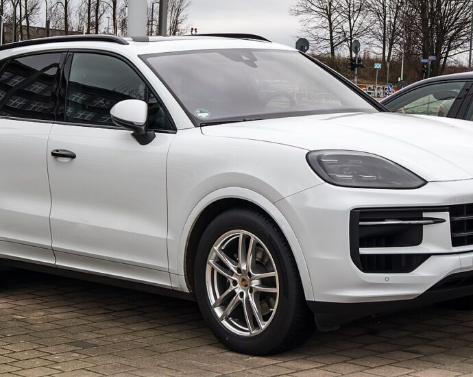 Porsche Cayenne Electric