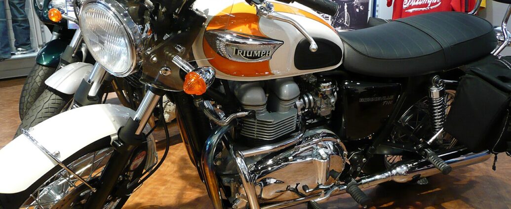 Triumph Bonneville 400