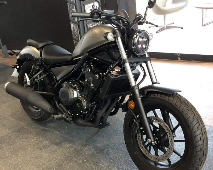 Honda Rebel 300 specifications