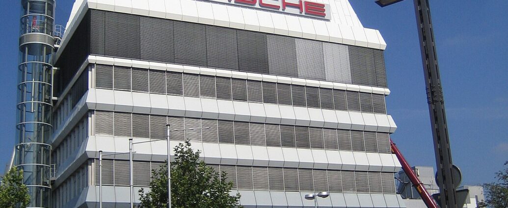 Porsche supercar plans