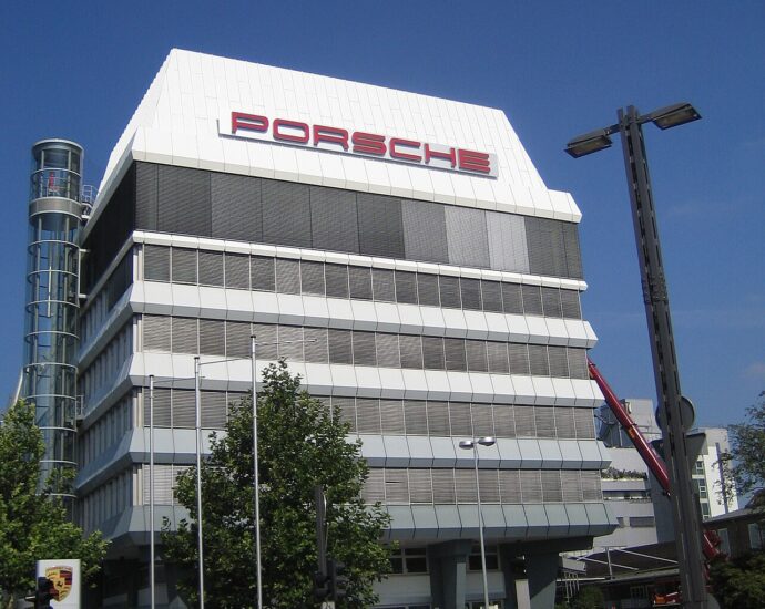 Porsche supercar plans