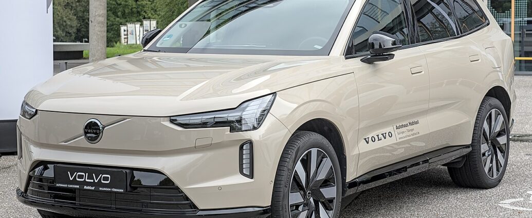 Volvo EX90 India launch