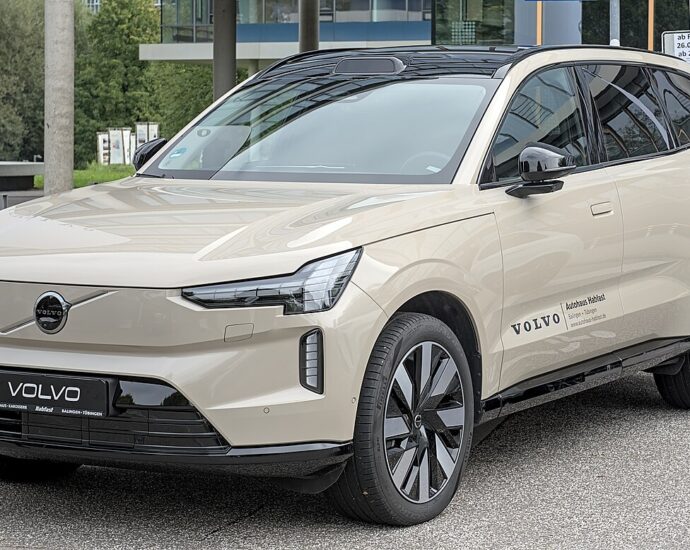Volvo EX90 India launch